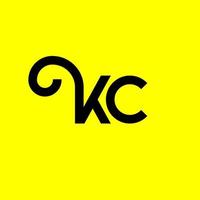 diseño de logotipo de letra kc sobre fondo negro. concepto de logotipo de letra de iniciales creativas kc. diseño de letras kc. kc diseño de letras blancas sobre fondo negro. kc, logotipo de kc vector