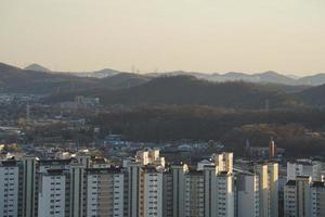 paisaje de apartamentos en seúl, corea foto