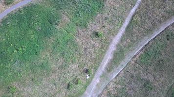 landsbygdslandskap i England. hög vinkel drönares bilder av dunstable downs bedfordshire video