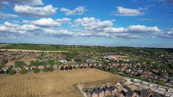 Flygfoto över barnfield college. Det är den största fortbildningshögskolan i Bedfordshire, England, med två campus i Luton. nybyggnationen och renoveringar pågår för närvarande. video