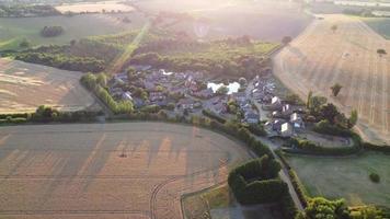 vista aérea da zona rural britânica da inglaterra reino unido video