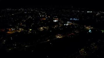 vista aérea de alto ángulo de la ciudad británica en la noche ciudad británica video