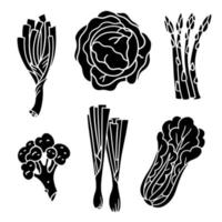 ilustración vectorial en blanco y negro de siluetas de fideos verdes, lechuga, cebolla, puerro, repollo, espárragos, brócoli vector