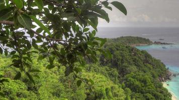 vista sul mare delle isole similan, vista aerea video