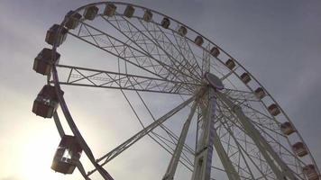 ein Riesenrad im Vergnügungspark video
