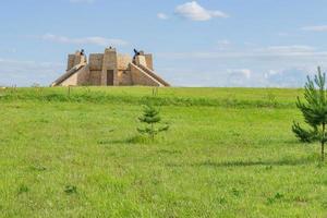 rusia, región de kaluga, 2018 - parque ethnomir. parque-museo etnográfico y de atracciones. foto