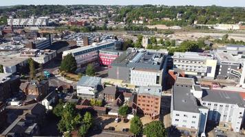 luton centro città ed edifici locali luton inghilterra gran bretagna video