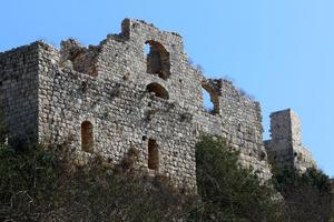 25 . 09 . 2018 la fortaleza de yechiam son las ruinas de una fortaleza del período cruzado y otomano en el oeste de galilea, israel foto