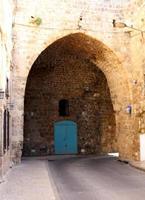 nazareth israel 21 de enero de 2019. puertas de entrada al edificio y locales. foto