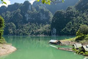 parque nacional de la presa de rajjaprabha, surat thani tailandia foto