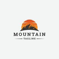 Ilustración de vector plano de plantilla de diseño de icono de logotipo de montaña
