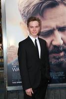 los angeles, 16 de febrero - james fraser en el estreno del adivino de agua en el teatro chino tcl el 16 de abril de 2015 en los angeles, ca foto