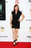 los angeles, 7 de junio - jennifer collins en el festival de cine de los angeles 2016, el estreno de conjuring 2 en el teatro chino tcl imax el 7 de junio de 2016 en los angeles, ca foto