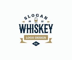 letras de lujo del logotipo de la etiqueta de whisky vintage. logotipo de whisky. vector