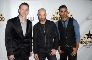 los angeles, 25 de octubre - miembro de daughtry, chris daughtry, otro miembro de la banda de daughtry en los honores del paseo de la fama de hollywood en el complejo taglyan el 25 de octubre de 2016 en los angeles, ca foto