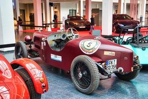 friedrichshafen - mayo de 2019 rojo oscuro riley 9 special 1935 en motorworld classics bodensee el 11 de mayo de 2019 en friedrichshafen, alemania foto