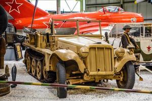 sinsheim, alemania - mayo de 2022 arena militar demag sd.kfz. 10 sonderkraftfahrzeug vehículo motorizado especial ww2 foto