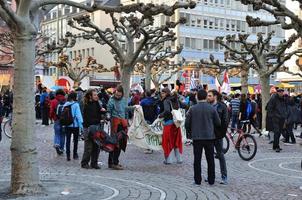 frankfurt, alemania - 18 de marzo de 2015 multitudes de manifestantes, bloqueo de demostración foto