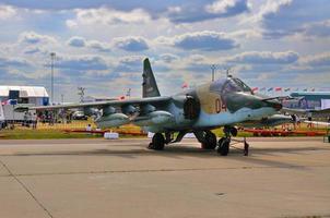 moscú, rusia - agosto de 2015 aviones de ataque su-25 frogfoot presente foto