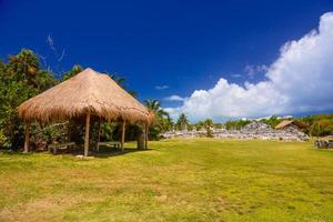 ruinas antiguas de maya en la zona arqueológica de el rey cerca de cancún, yukatan, méxico foto