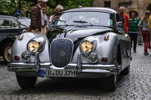 fulda, alemania - mayo 2013 jaguar xk150 sports coupe retro car o foto