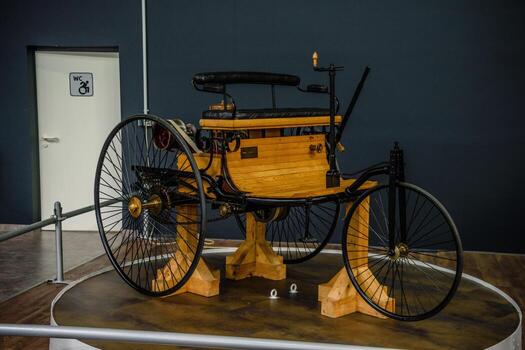 SINSHEIM, GERMANY - MAI 2022 Benz patent motor car Model 1 1886 photo