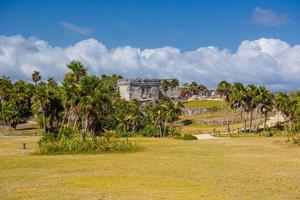 casa del cenote, ruinas mayas en tulum, riviera maya, yucatan, mar caribe, mexico foto