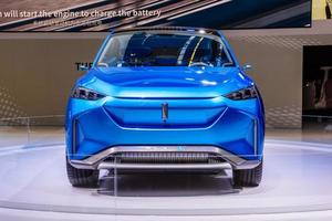 frankfurt, alemania - sept 2019 blue great wall motors wey-s concept electric suv car, iaa international motor show auto exhibtion foto