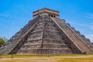 Temple Pyramid of Kukulcan El Castillo, Chichen Itza, Yucatan, Mexico, Maya civilization photo