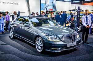 moscú, rusia - agosto de 2012 mercedes-benz s-class w221 presentado como estreno mundial en el 16º salón internacional del automóvil mias moscow el 30 de agosto de 2012 en moscú, rusia foto