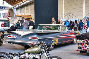 friedrichshafen - mayo 2019 negro amarillo rojo chevrolet el camino 1959 en motorworld classics bodensee el 11 de mayo de 2019 en friedrichshafen, alemania foto