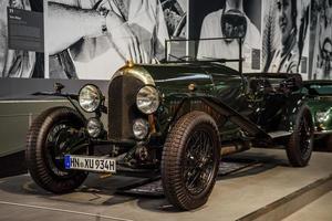 sinsheim, alemania - mai 2022 bentley negro 3 litros cabrio 1924 foto