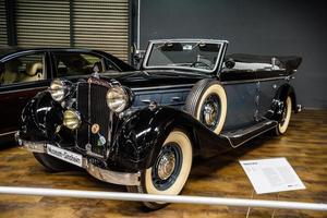 sinsheim, alemania - mai 2022 negro gris maybach sw 38 1939 cabrio foto