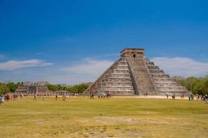 Temple Pyramid of Kukulcan El Castillo, Chichen Itza, Yucatan, Mexico, Maya civilization photo