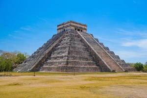 Temple Pyramid of Kukulcan El Castillo, Chichen Itza, Yucatan, Mexico, Maya civilization photo