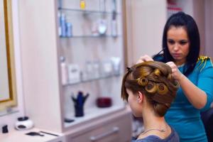 mujer hermosa con maquillaje de lujo foto