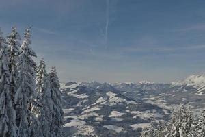 paisaje de invierno de montaña foto