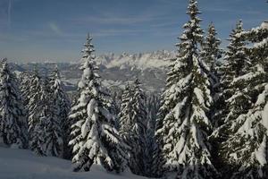 paisaje de invierno de montaña foto