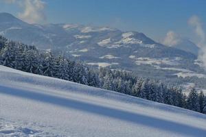 paisaje de invierno de montaña foto