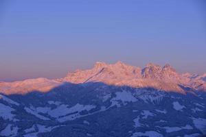 paisaje de invierno de montaña foto