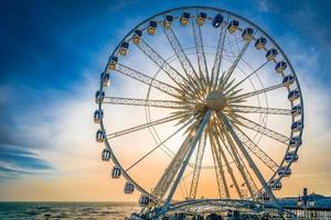 BRIGHTON, EAST SUSSEX, UK - JANUARY 27. View of the ferris wheel in Brighton on January 27, 2013 photo