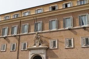 roma, el edificio de la consulta en la plaza del quirinale. foto