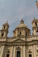 santa agnese en agone en piazza navona, roma, italia foto