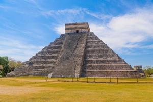 Temple Pyramid of Kukulcan El Castillo, Chichen Itza, Yucatan, Mexico, Maya civilization photo