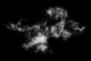 humo texturizado, negro abstracto, aislado sobre fondo negro foto