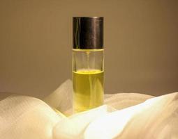 transparent parfum bottle in photo studio, Clear parfum glass bottle with spray cap