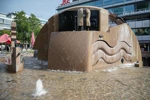 Berlín, Alemania, 2014. Fuente del globo de J Schmettan en Berlín. foto