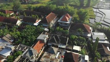 vista aérea da esquina da cidade de malang video