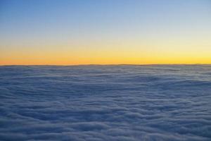 nubes al atardecer foto