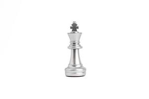 juego de ajedrez plata aislado sobre fondo blanco. foto